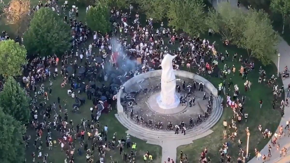 ABD'de Kristof Kolomb heykellerine saldırılar sürüyor