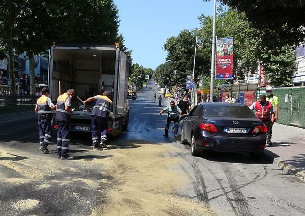 Beşiktaş'ta mazgal demiri otomobilin yakıt deposunu deldi