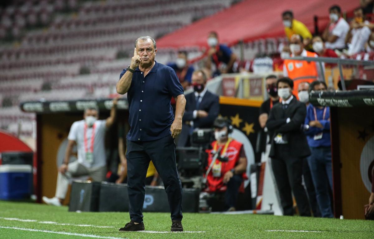 Fatih Terim, Arda Turan haberlerine tepki gösterdi