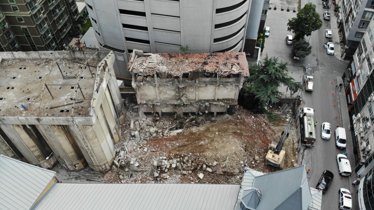 Bomonti Bira Fabrikası yıkılıyor
