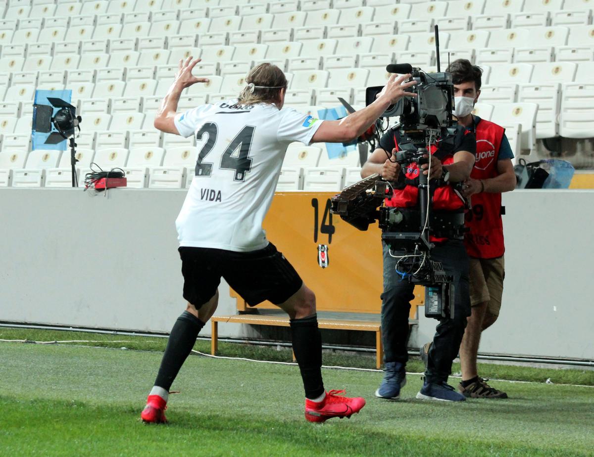 Beşiktaş derbiyi kazandı