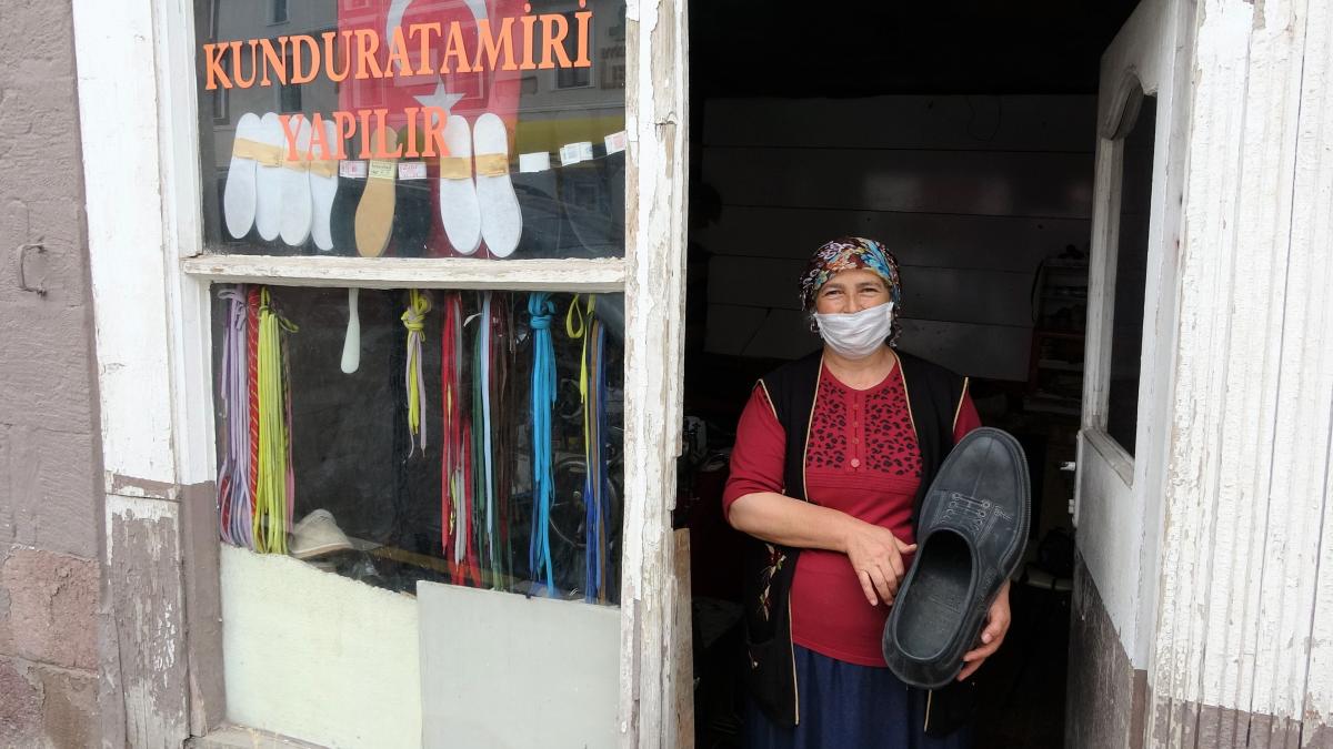 Ordu'nun ayakkabı tamircisi Zeynep Usta