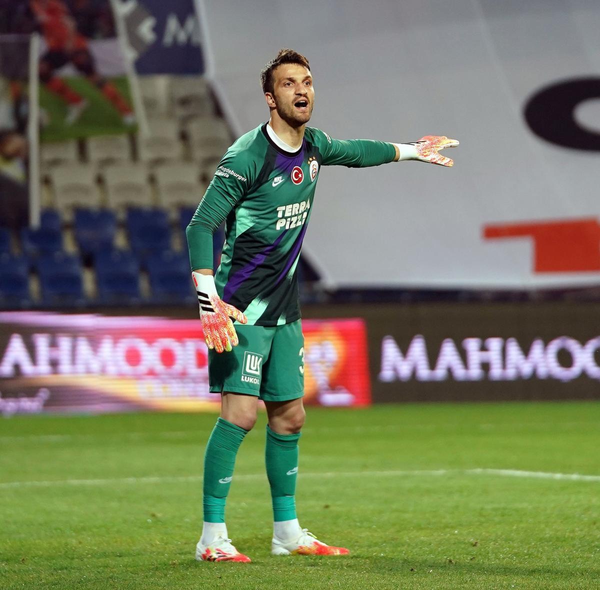 Okan: Muslera'dan sonra kaleye geçmek çok zor