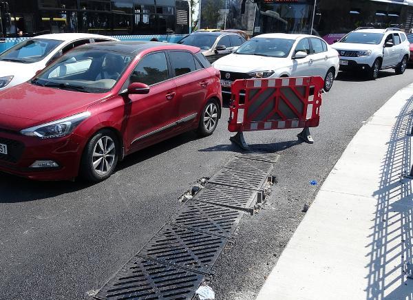 Beşiktaş'ta mazgal demiri otomobilin yakıt deposunu deldi