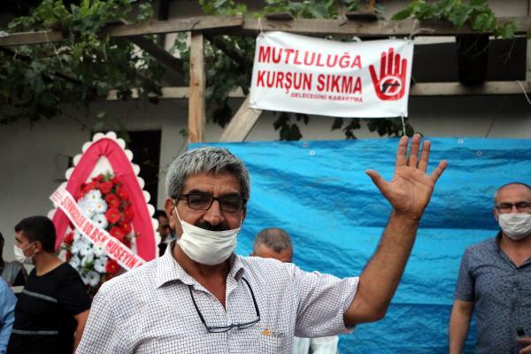 Tokat'ta oğlunu evlendiren babadan anlamlı pankart