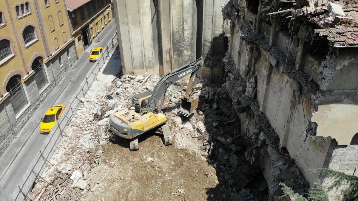 Bomonti Bira Fabrikası yıkılıyor