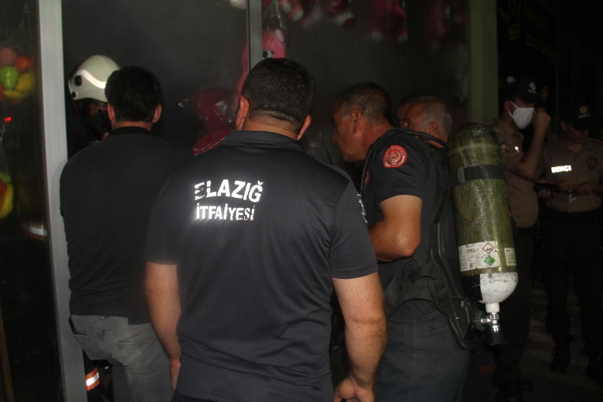 Elazığ'da bir iş yerinde yangın çıktı