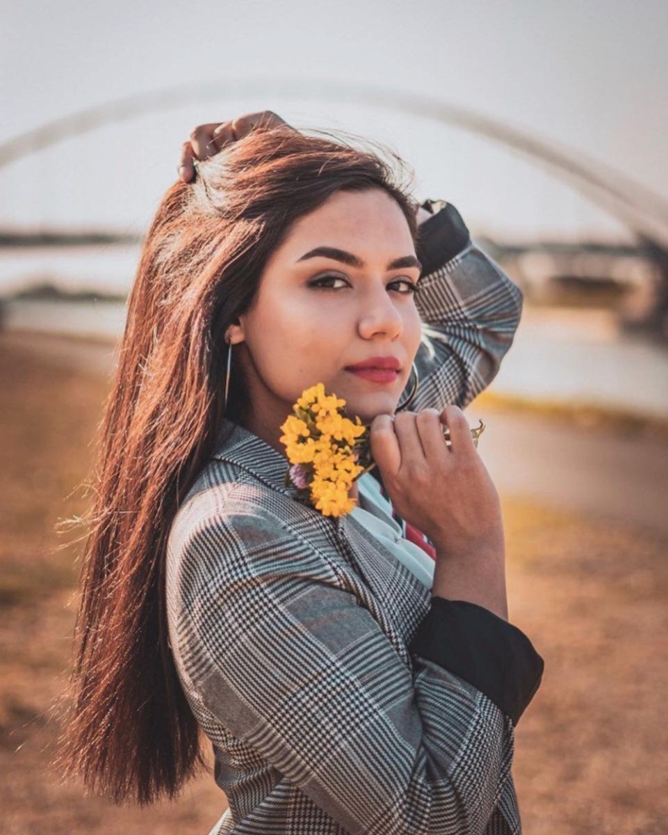 Afgan mülteci Karimy, güzellik kraliçesi adayı oldu