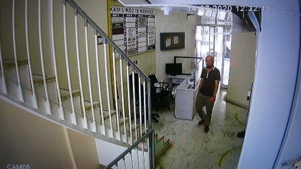 Bursa'da iş hanından cüzdan çalıp kaçtı