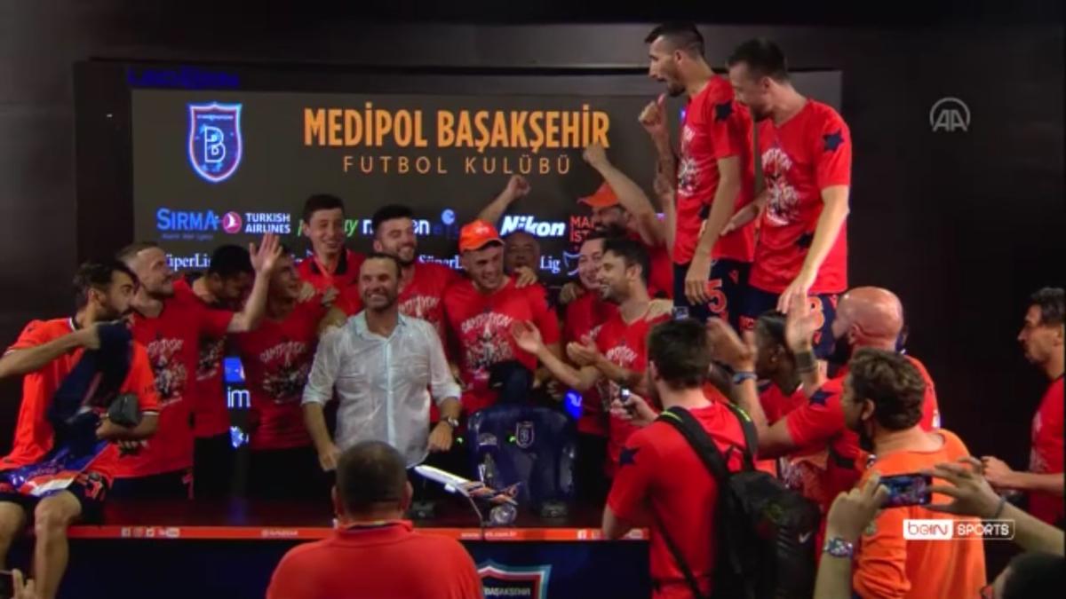 Başakşehirli futbolcuların şampiyonluk kutlamaları