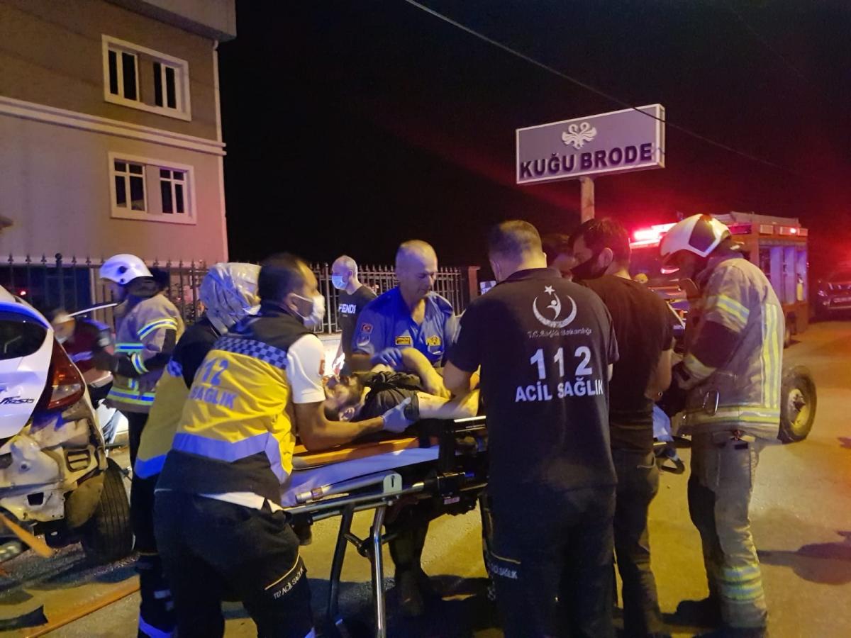 Bursa'da trafik kazasında 3 kişi öldü, 1 kişi yaralandı