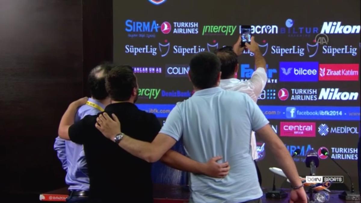 Başakşehirli futbolcuların şampiyonluk kutlamaları