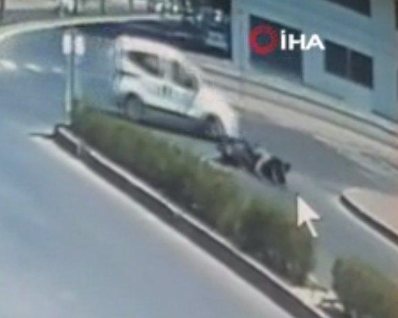 Antalya'da araca çarpmamak için motosikletini devirdi