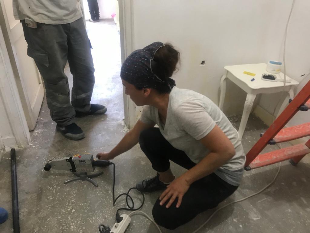 Kayseri'de, iki yıldır tesisatçılık yapan Behiye Usta