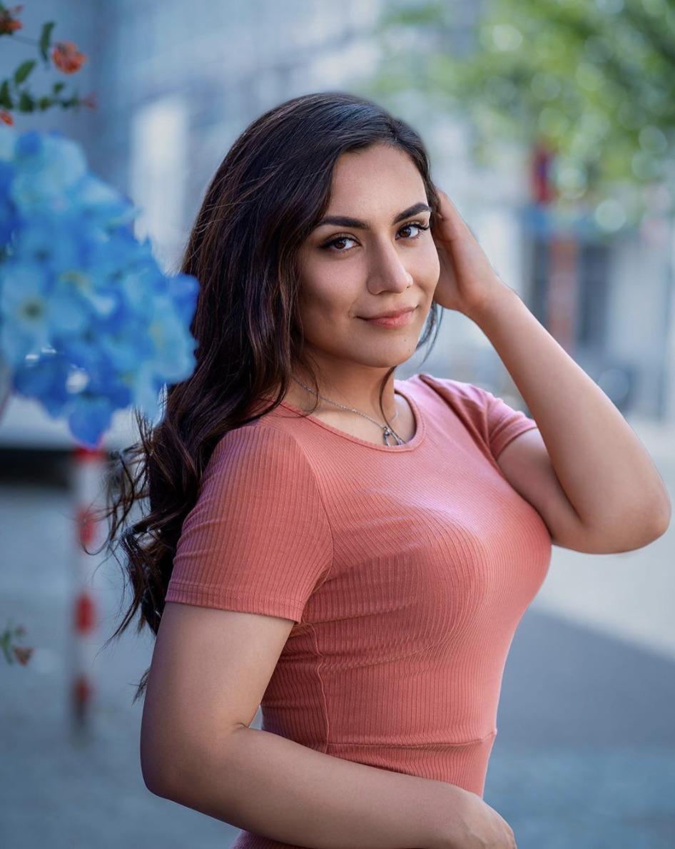 Afgan mülteci Karimy, güzellik kraliçesi adayı oldu