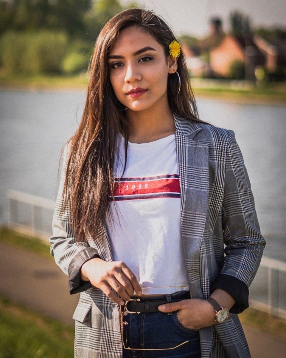 Afgan mülteci Karimy, güzellik kraliçesi adayı oldu