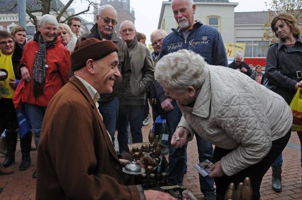 Hollandalı sokak sanatçısının 'boyacı Hüseyin' tiplemesi