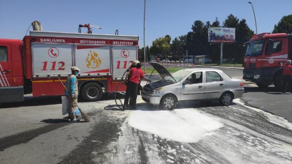 Şanlıurfa’da seyir halindeki otomobil yandı