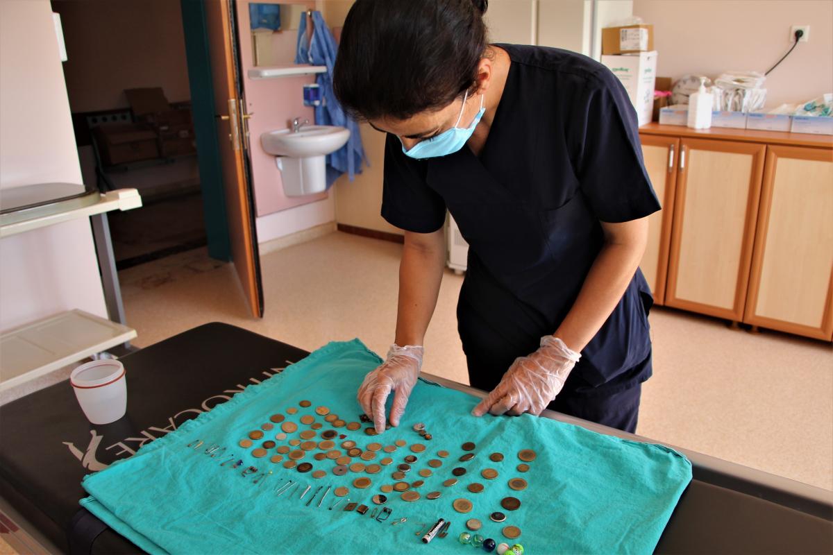 Çocukların midesinden onlarca yabancı cisim çıktı