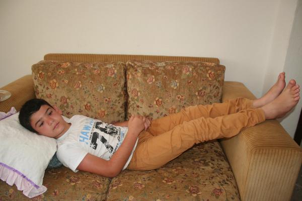 Mersin'de, epilepsi hastası oğlu için yardım bekliyor