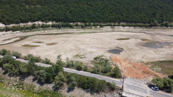 İstanbul'un su ihtiyacını karşılayan barajlar kurudu