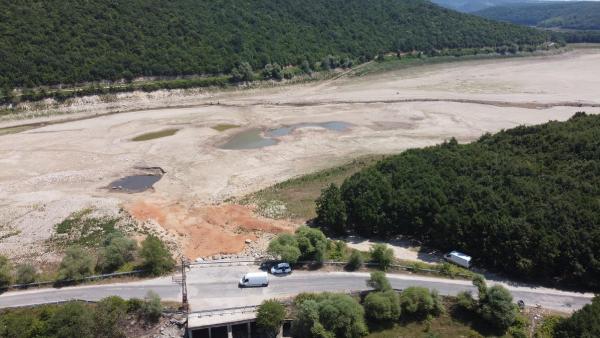 İstanbul'un su ihtiyacını karşılayan barajlar kurudu