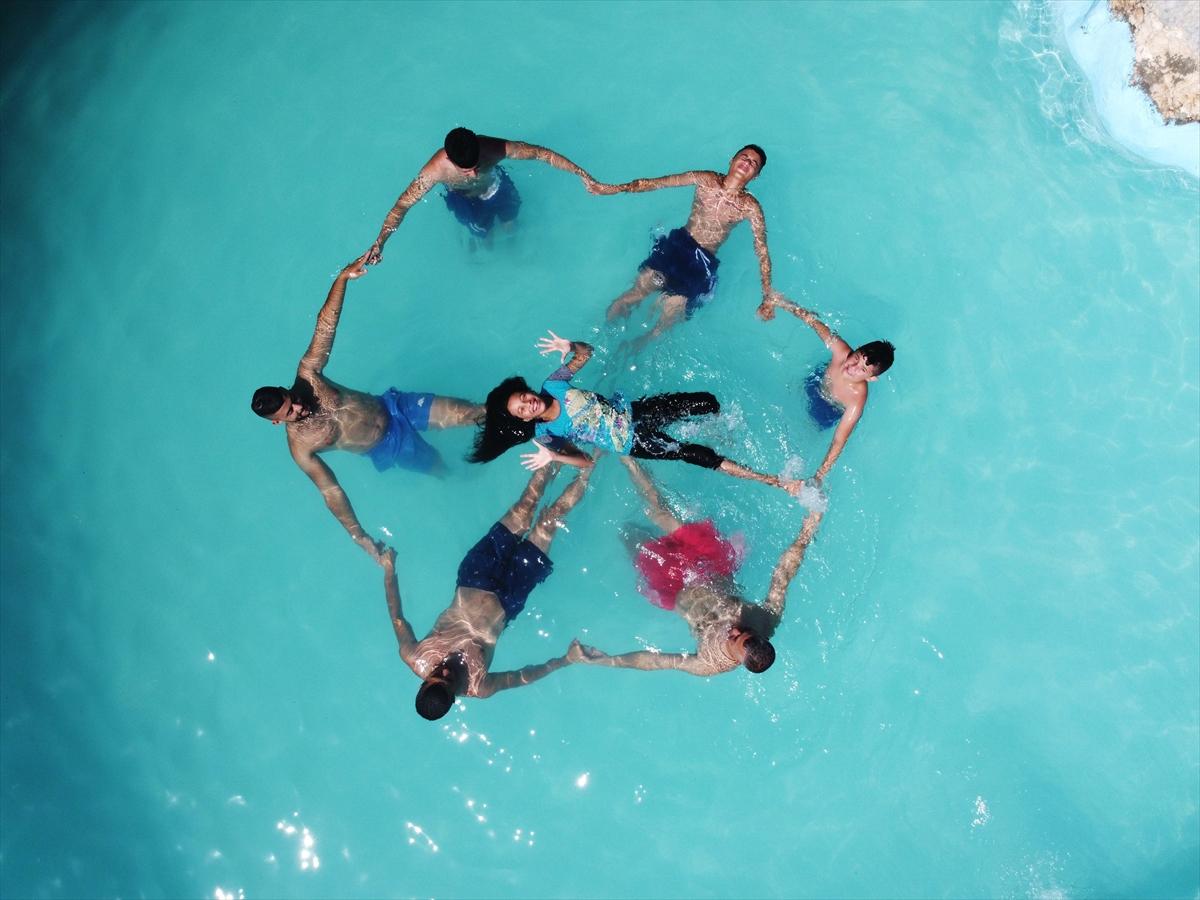 Filistinli aile kayalıklarda havuz yaptı