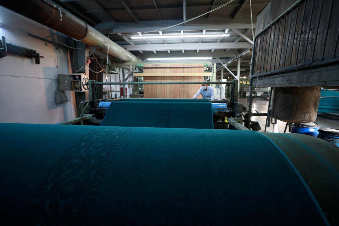 Manisa'da, Ayasofya Camii'nin halıları için yoğun mesai