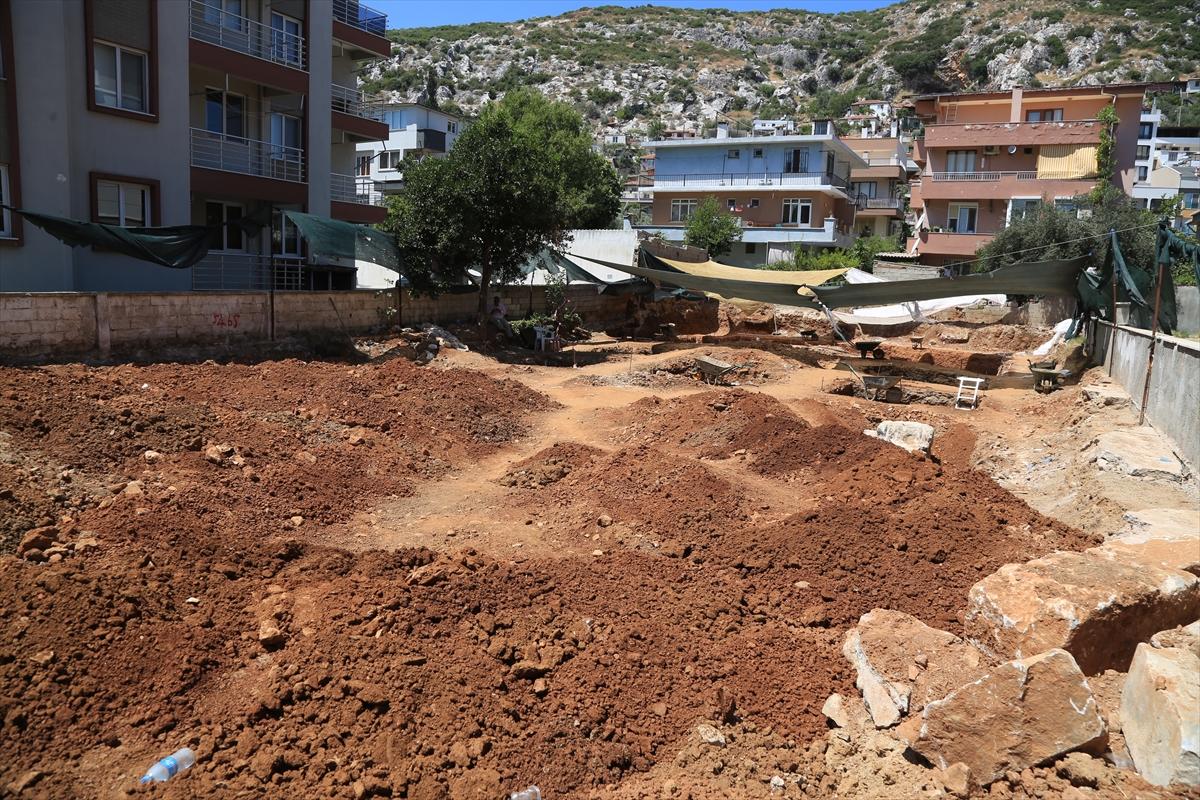 Muğla'da 2 bin 400 yıllık mezar kalıntıları bulundu