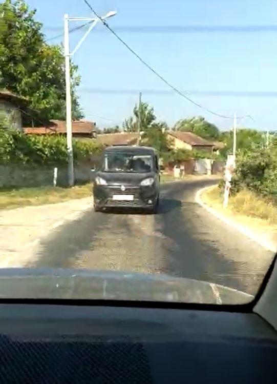 Bursa'da aracın sıkıştırılma anı kamerada