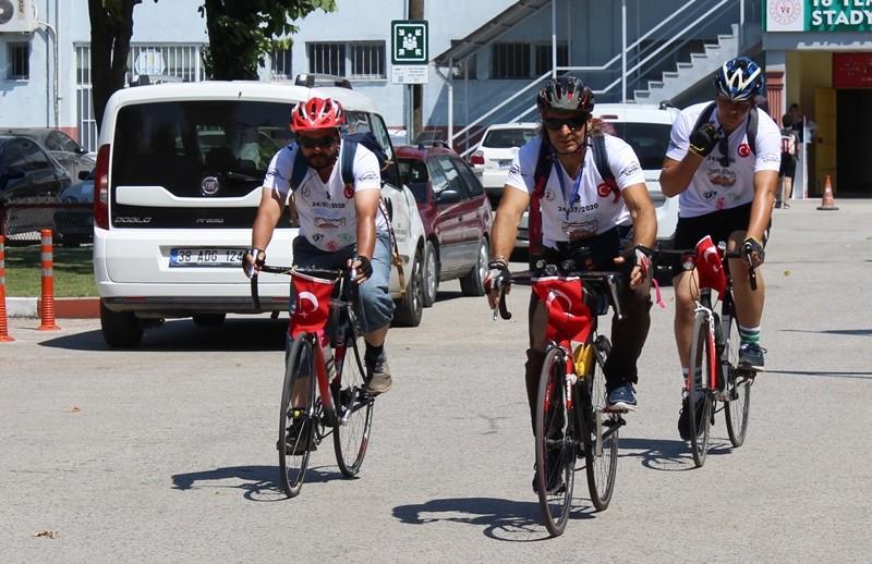Ayasofya'ya gitmek için Düzce'den pedal çeviriyorlar