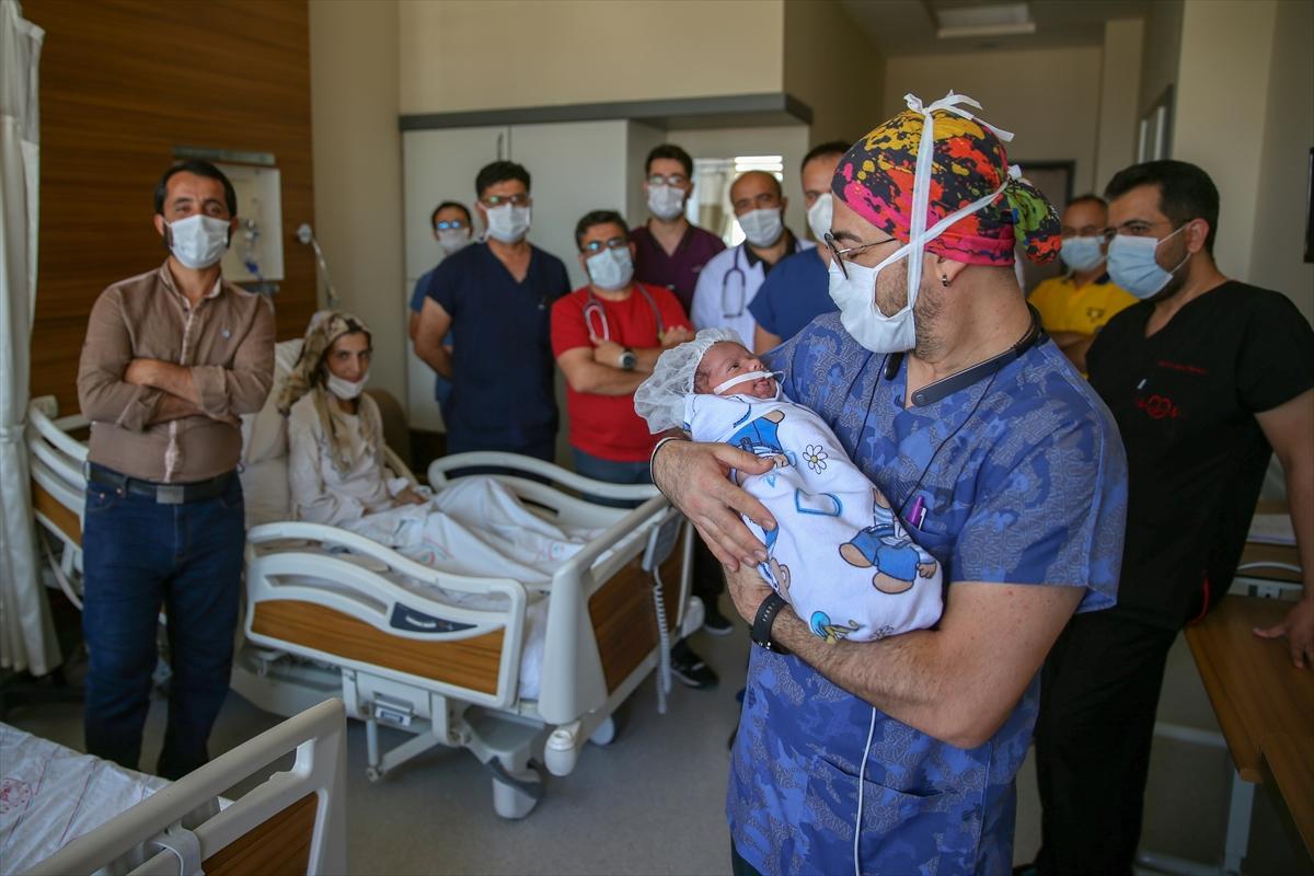 Van'da, kalpleri duran anne ile bebeğin mucize kurtuluşu