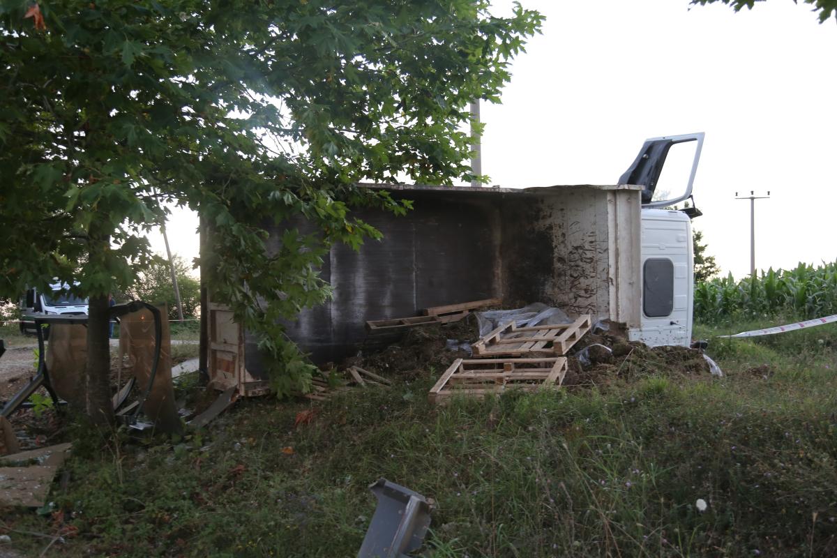 Kazada ölen aynı aileden 5 kişi Kocaeli'de defnedildi