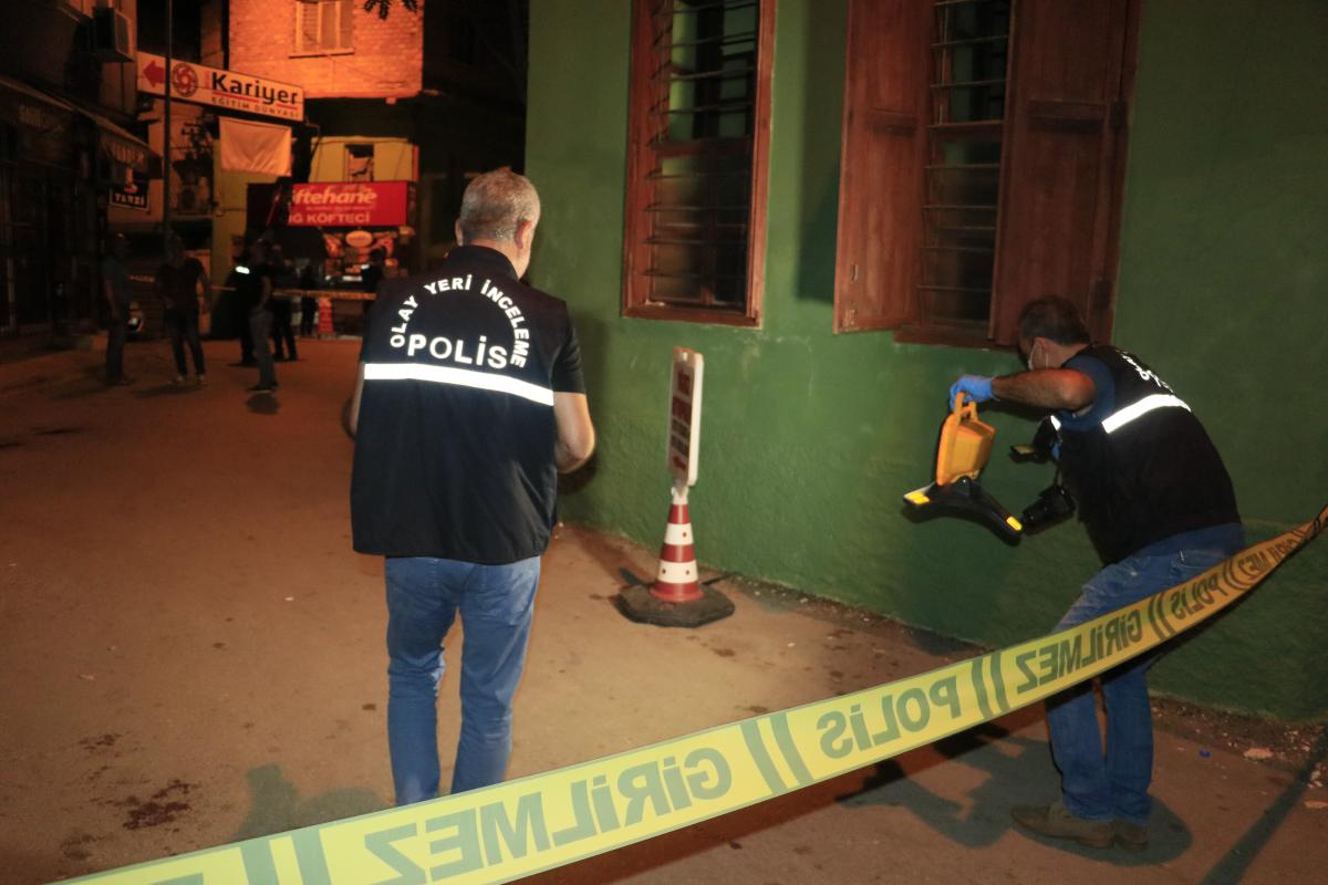 Adana'da bir kişi ağabeyi tarafından bıçaklandı