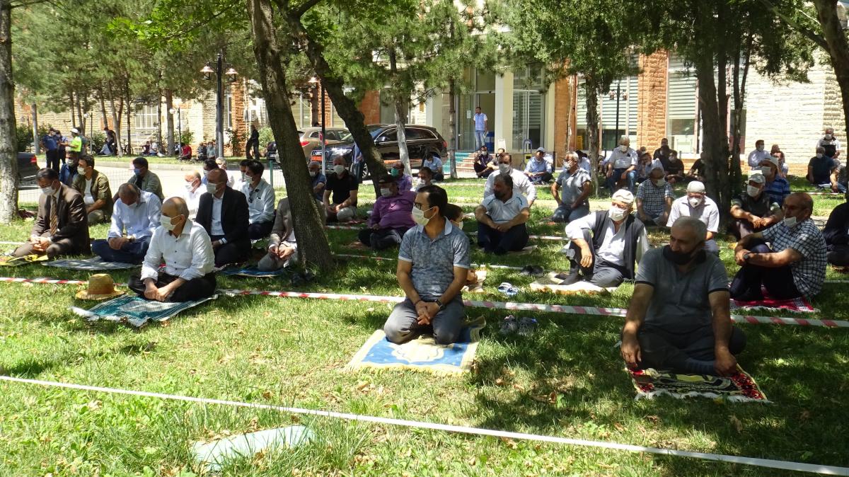 Tokatlılar ikinci hutbelerini canlı yayınla dinledi