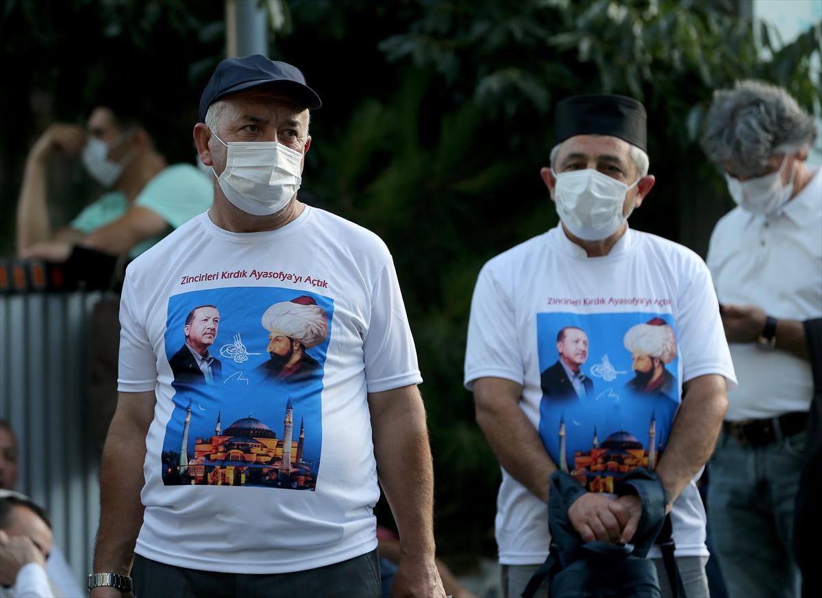 Ayasofya’da sabah namazı sonrası