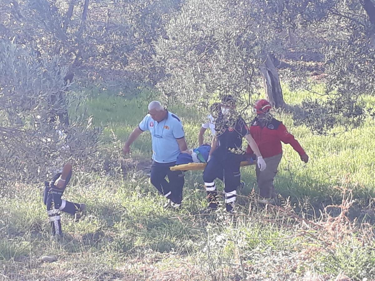 Balıkesir'de araç tarlaya uçtu: 7 yaralı