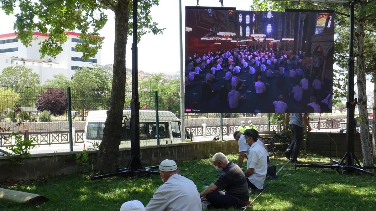 Tokatlılar ikinci hutbelerini canlı yayınla dinledi