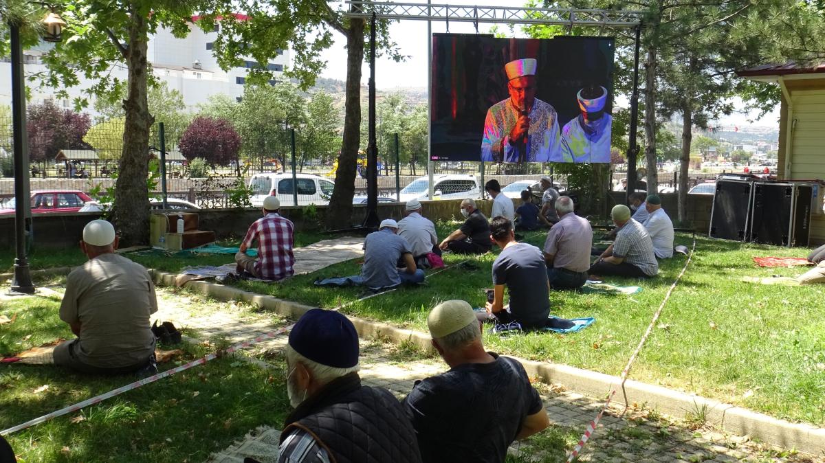 Tokatlılar ikinci hutbelerini canlı yayınla dinledi