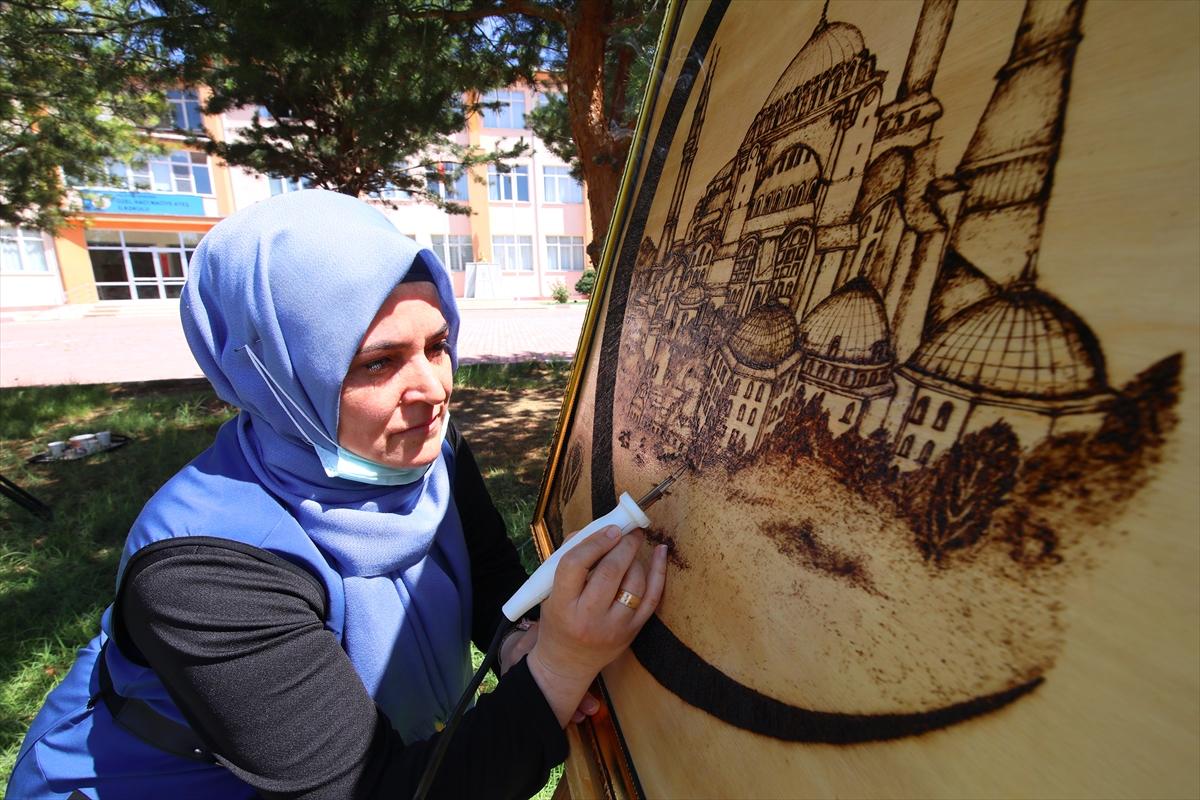 Ayasofya Camii'nin açılış sevinci tabloya işlendi