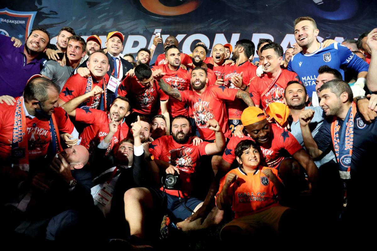 Şampiyonlar Ligi'ne katılacak 32 takımın 24'ü belli oldu