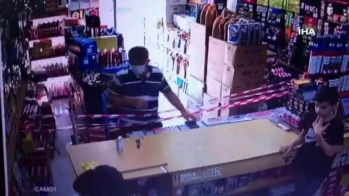 Arnavutköy'de müşterinin unuttuğu telefonu başkası çaldı