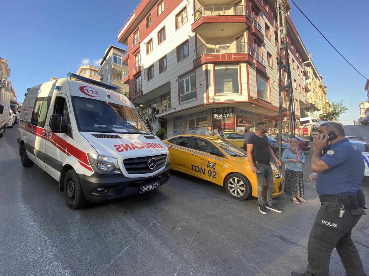 Maltepe'de abla kardeş kavgası: Anne bıçakla yaralandı