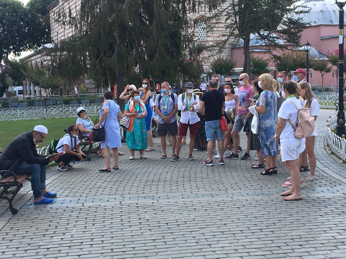Ayasofya'ya yerli ve yabancı turist akını