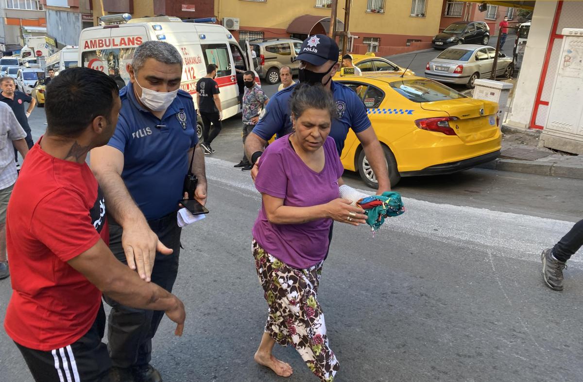 Maltepe'de abla kardeş kavgası: Anne bıçakla yaralandı