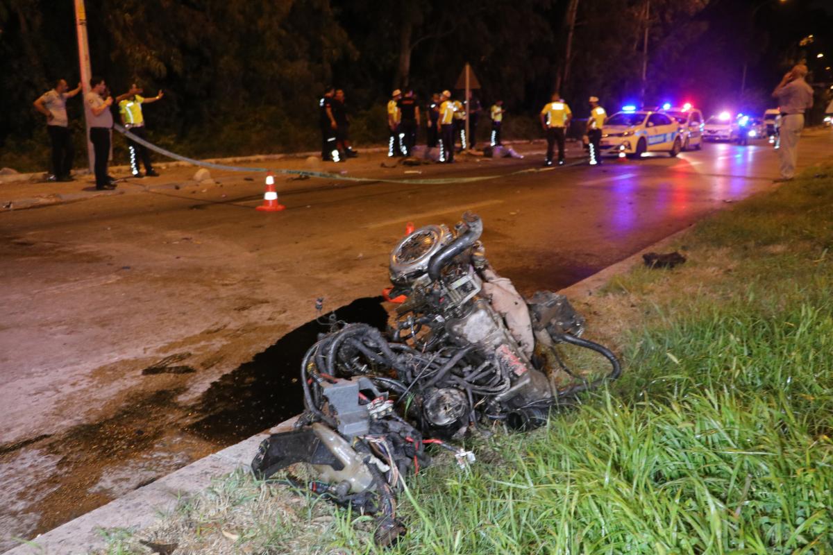 Adana’da makas faciası: 2 ölü 3 yaralı