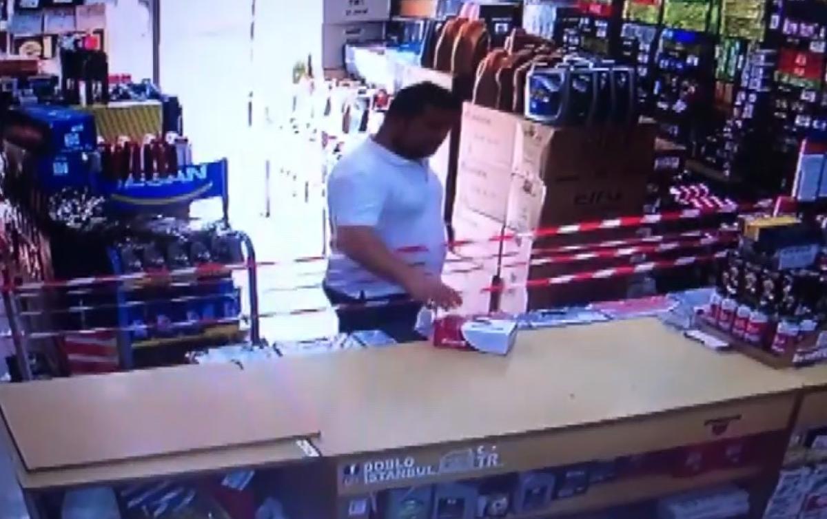 Arnavutköy'de müşterinin unuttuğu telefonu başkası çaldı