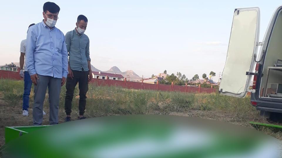 Van'da ölen 21 göçmen kimsesizler mezarlığına defnedildi