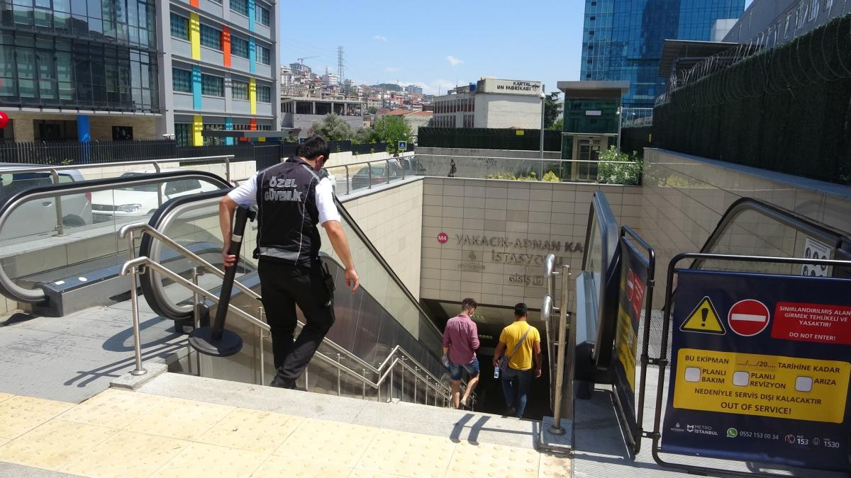 Kartal'da, Berfin'in saçları yürüyen merdivene sıkıştı