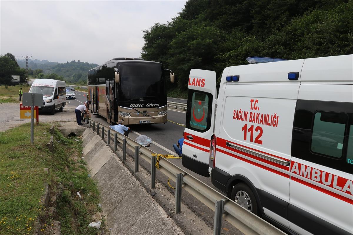 Düzce'de yolcu otobüsünün çarptığı kadın yaşamını yitirdi